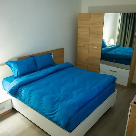 Plaza 8 Apartment