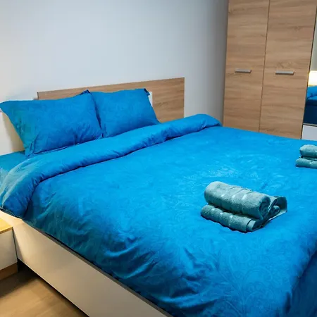 Apartment Plaza 8 *